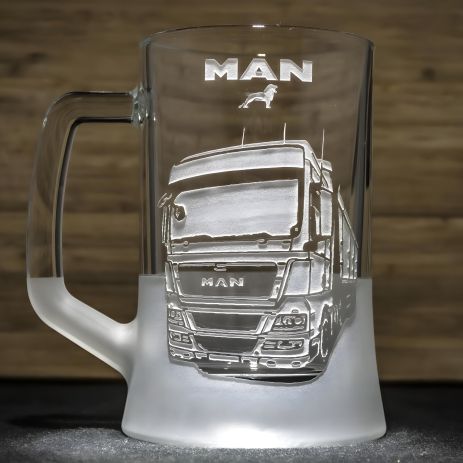 Подарочный бокал для пива с гравировкой "Водителю грузовика MAN Зерновоз" Подарочный бокал для пива с гравировкой "Водителю грузовика MAN Зерновоз"