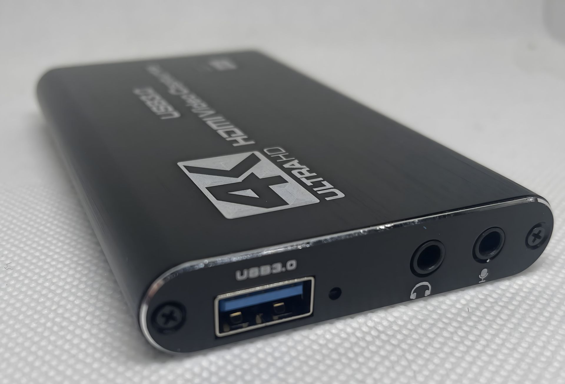 Пристрій відеозахоплення HDMI-USB3.0 Haowei (HW-1407) Пристрій відеозахоплення HDMI-USB3.0 Haowei (HW-1407)