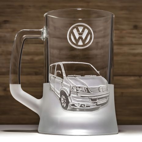 Пивний келих з гравіюванням автомобіля Volkswagen Transporter T5, подарунок автофану
