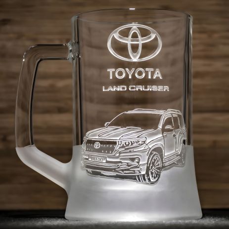 Пивной бокал Toyota Land Cruiser Prado с гравировкой — подарок для автолюбителя