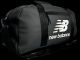 Чорна спортивна сумка з водонепроникної тканини