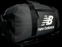 Чорна спортивна сумка з водонепроникної тканини