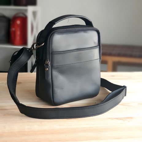 Чоловіча сумка GS шкіряна чорна з ременем через плече і ручкою