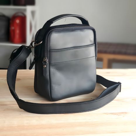 Чоловіча сумка GS шкіряна чорна з ременем через плече і ручкою