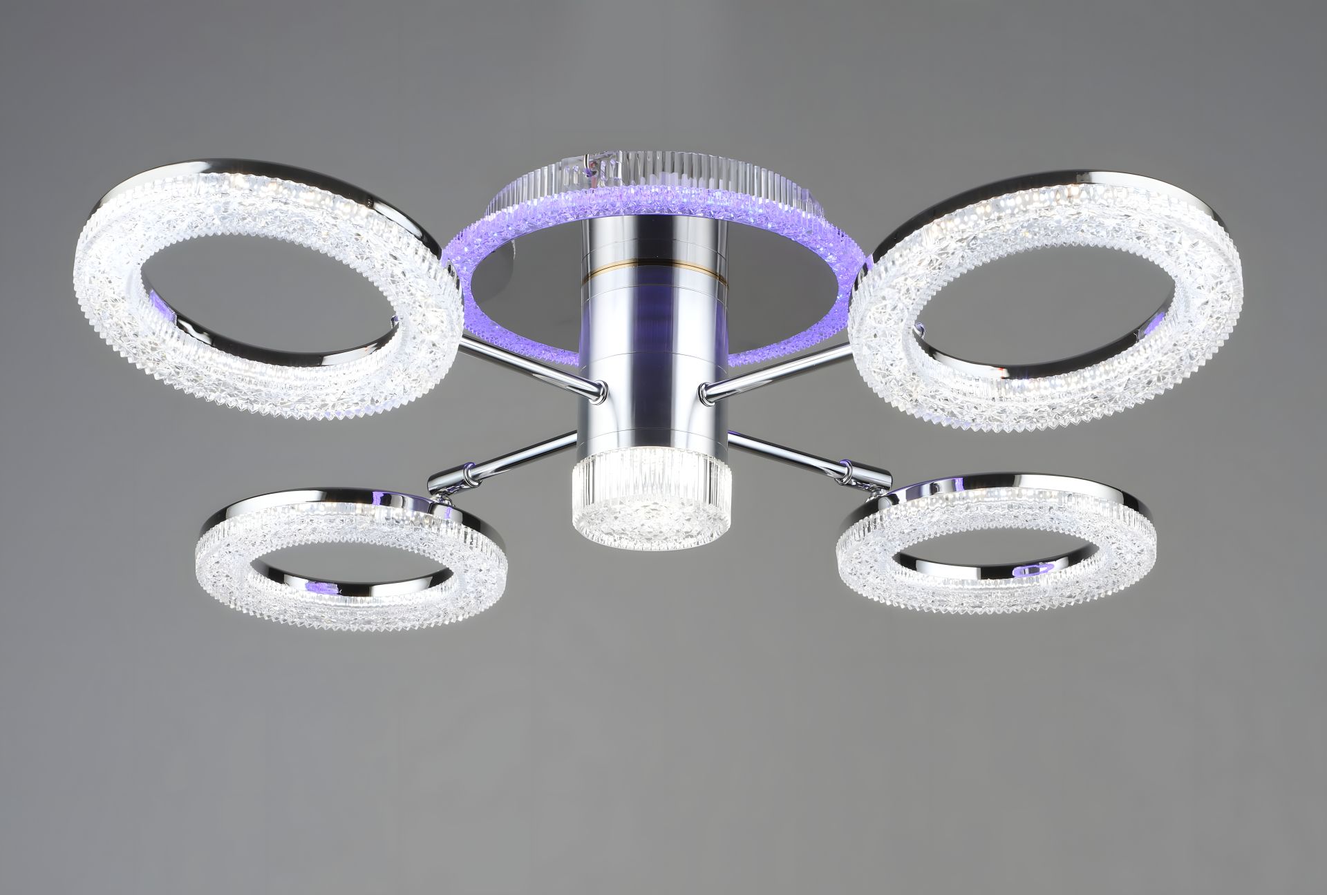 Светодиодная акриловая люстра B YH1004/4 CH 56W Светодиодная акриловая люстра B YH1004/4 CH 56W