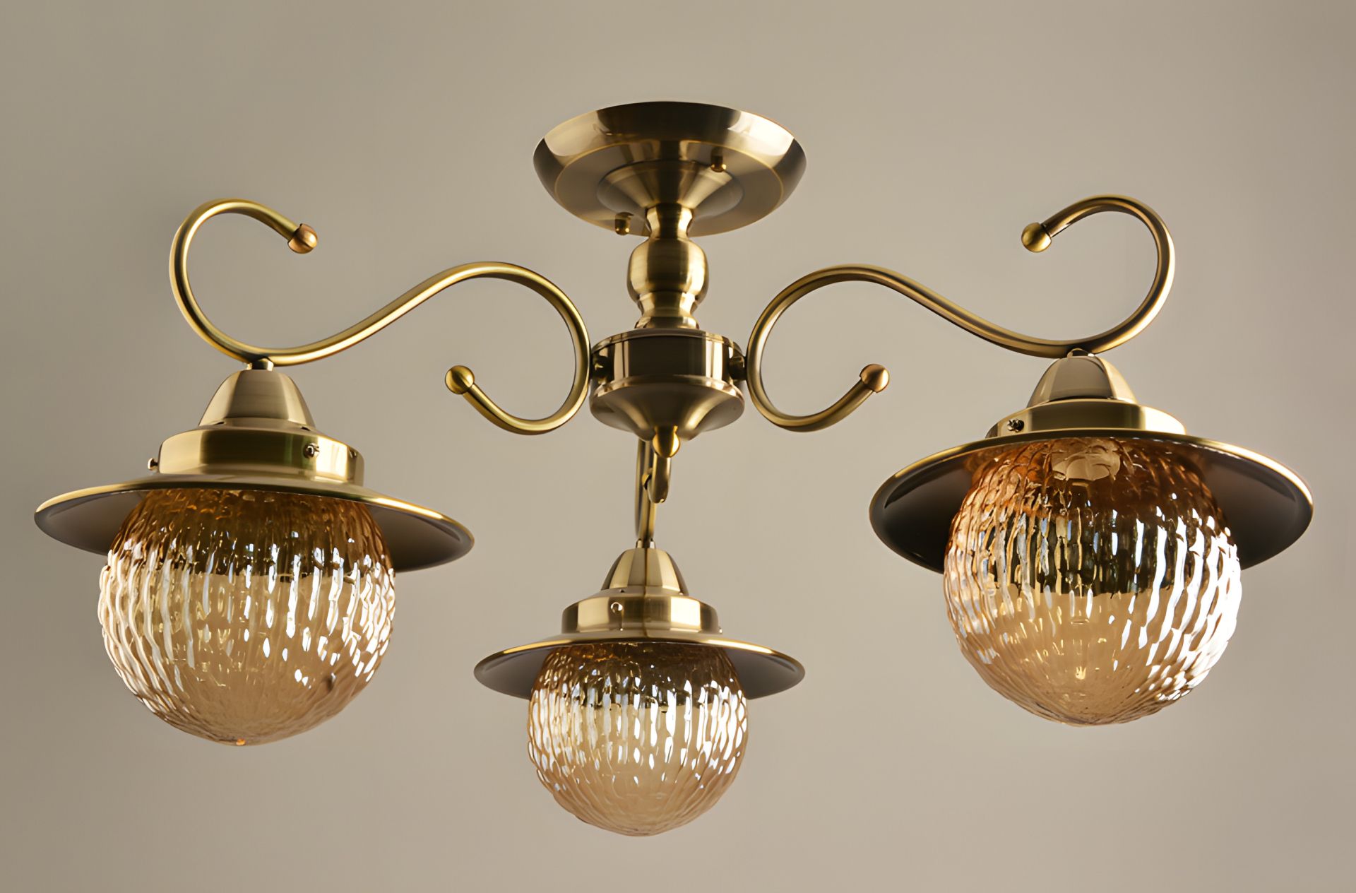 Классическая люстра Sirius Л 7639/3 (на три плафона) Классическая люстра Sirius Л 7639/3 (на три плафона)