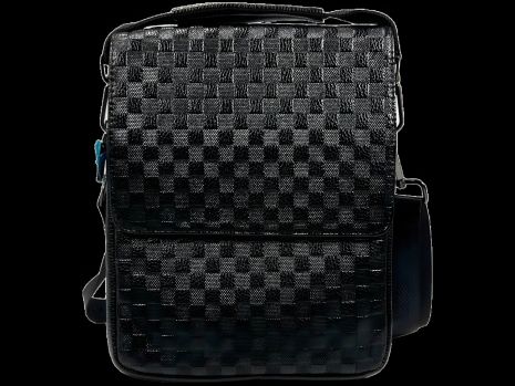 Черная сумка через плечо на 5 отделений, объем 4 л, стильная и практичная