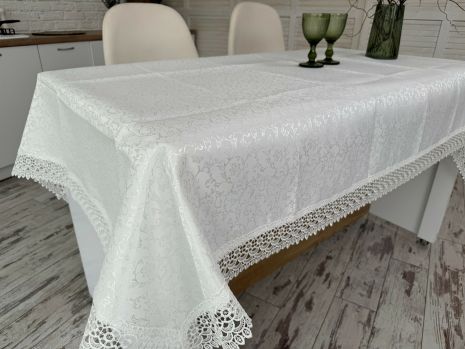 Скатерть праздничная с кружевом 120x150 см тканевая 3386-dm