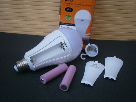 Мощность нажатия 20W 220V E-27 Два переменная батарея + адаптер для кемпинга