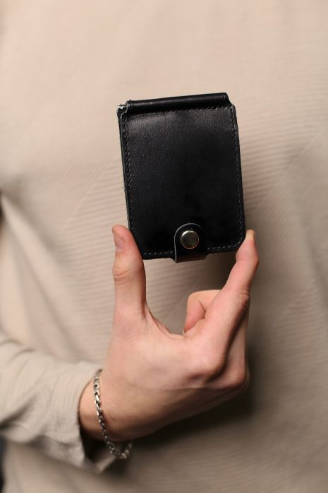 Черный кожаный зажим для купюр мужской