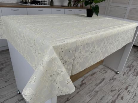 Скатертина вінілова з ажурним малюнком 140*220 см 1507-k-3