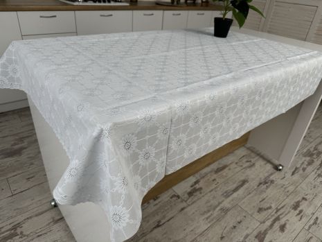 Скатертина вінілова з ажурним малюнком 140*220 см 1507-w-1