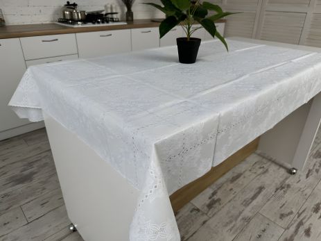 Вінілова скатертина з ажурним малюнком 110*140 см 1506-w-3