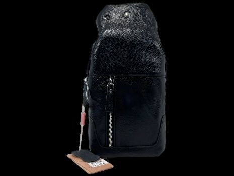 Практична сумка-слінг на три віділення, 2 види застібок: магніт та блискавка