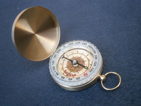 Люминесцентный дорожный компас в футляре Travel G-50