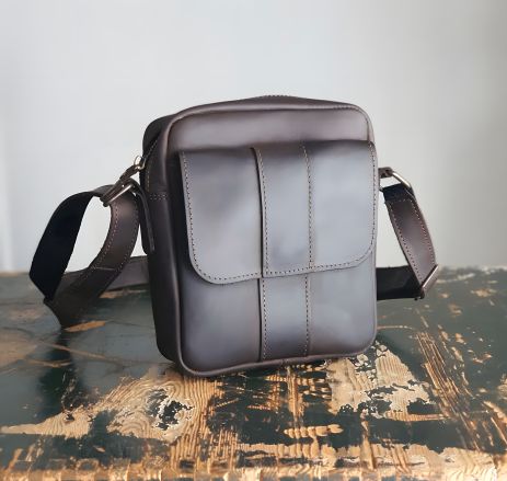 Невелика чоловіча повсякденна сумка шкіряна коричнева GS