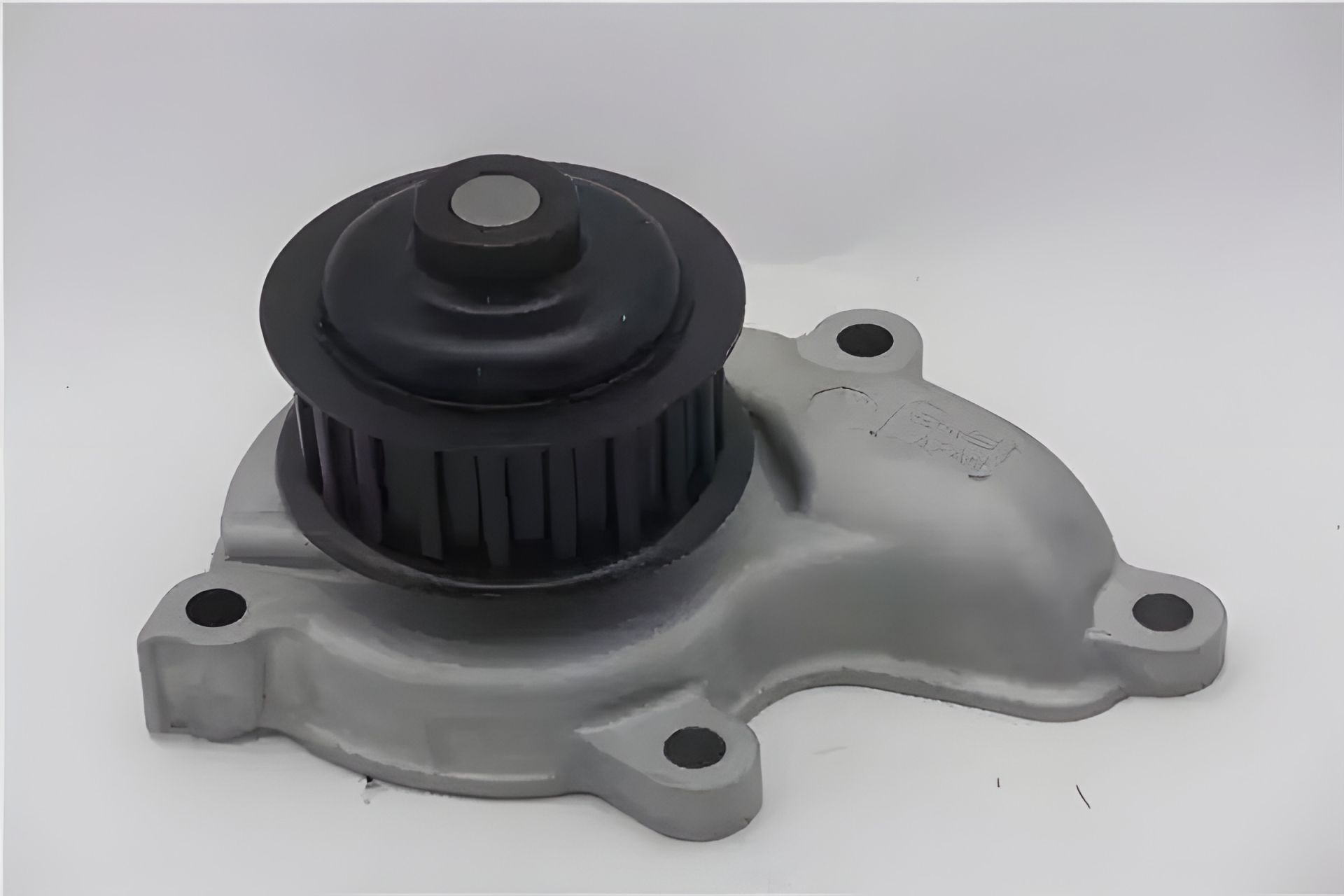 Помпа водяного охлаждения NISSAN SUNNY, GMB (GWN55A) Помпа водяного охлаждения NISSAN SUNNY, GMB (GWN55A)