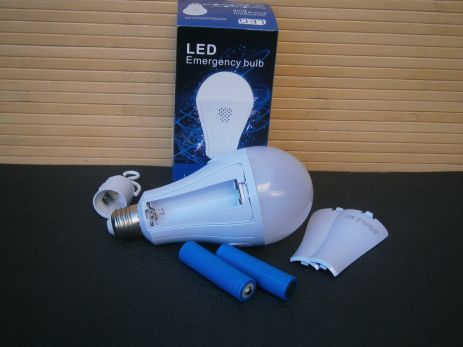Светодиодный светодиод, за исключением 15 W 220V Poskol E-27 с переменными батареями