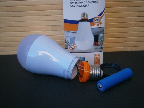 Светодиодный светодиод 12 W 220V Poskol E-27 с переменной батареей