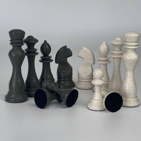 Комплект шахматных фигур из акрила. Комплект шахматных фигур из акрила.