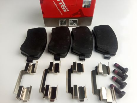 Гальмівні передні колодки Clio/Duster/Kangoo II, TRW (GDB3332) (7701208422)