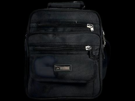 Сумка через плече комфортна, на шість відділень, чорна, оптимального розміру
