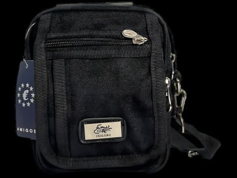 Черная плечовая сумка на пять отделений с молнией и липучкой Черная плечовая сумка на пять отделений с молнией и липучкой