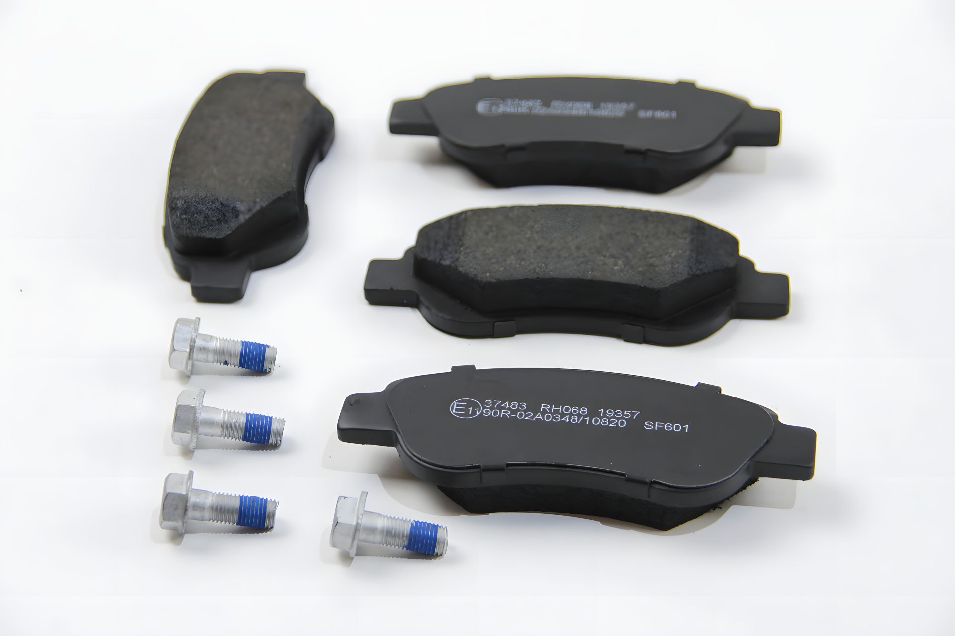 Качественные передние тормозные колодки Peugeot 107/Citroen C1 05- (Bosch), ABS (37483) Качественные передние тормозные колодки Peugeot 107/Citroen C1 05- (Bosch), ABS (37483)