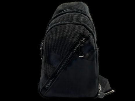 Слінг-сумка на три відділення чорного кольору, застібка-блискавка