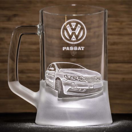 Пивний келих з гравіюванням автомобіля Volkswagen Passat СС Фольксваген Пассат - подарунок для автомобіліста