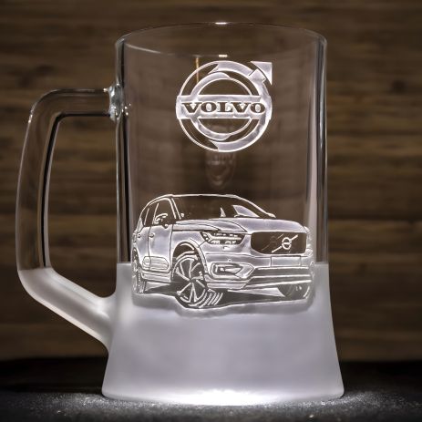 Пивной бокал с гравировкой Volvo XC 40 - отличный подарок автолюбителю