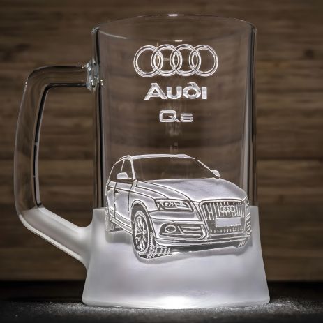 Пивний келих з гравіюванням Audi Q5 - Подарунок для автолюбителя
