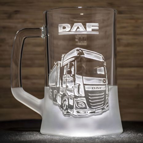 Бокал для пива с гравировкой DAF фура - подарок дальнобойщику