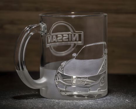 Чашка для чая и кофе с гравировкой автомобиля и логотипом Nissan Juke Чашка для чая и кофе с гравировкой автомобиля и логотипом Nissan Juke