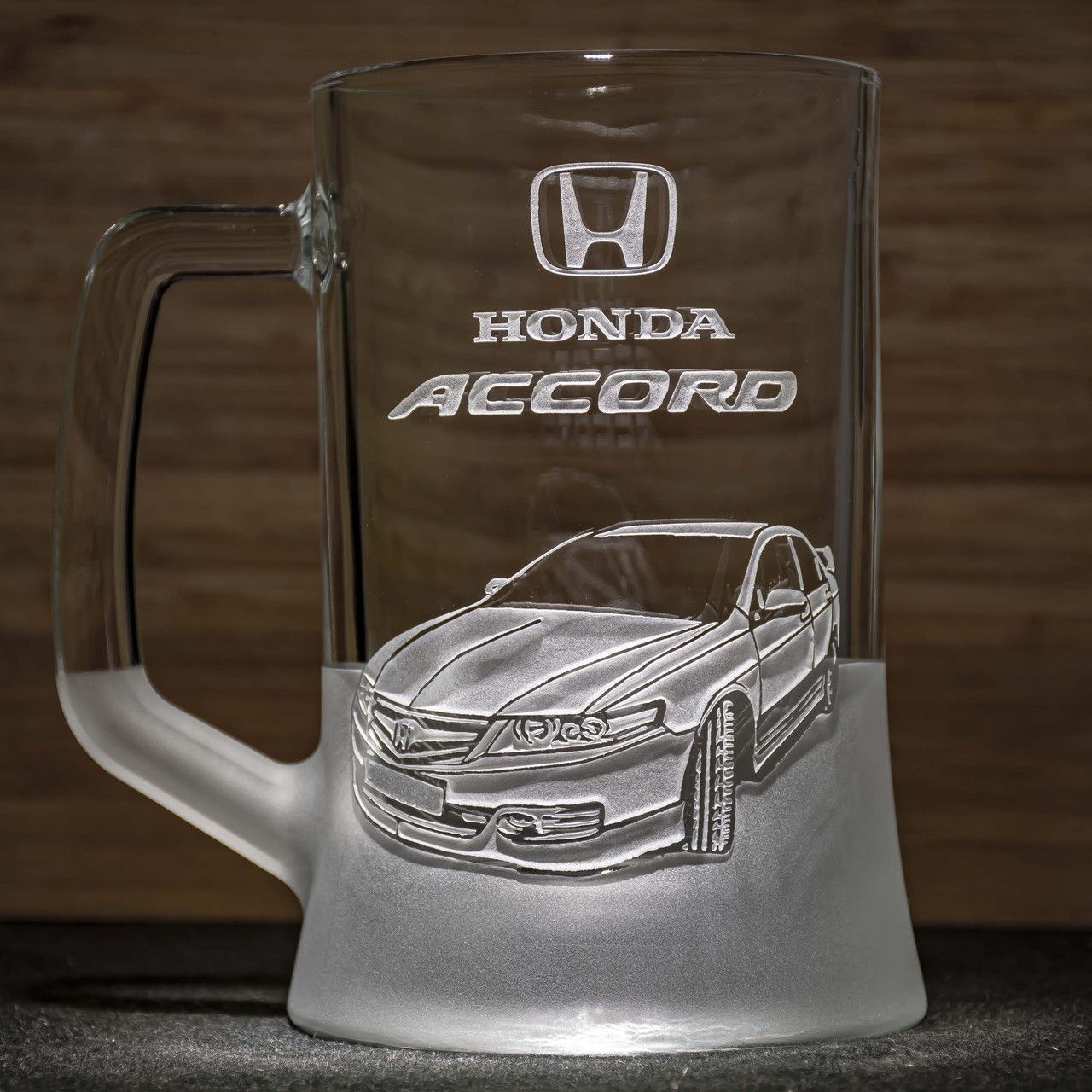 Пивний келих з гравіюванням автомобіля Honda Accord Хонда Аккорд - подарунок для автомобіліста Пивний келих з гравіюванням автомобіля Honda Accord Хонда Аккорд - подарунок для автомобіліста