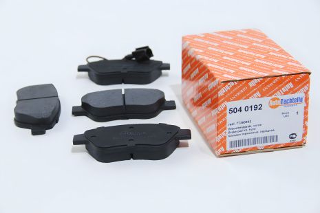 Передні гальмівні колодки Fiat Fiorino 07- (Bosch) (з датчиком), Autotechteile (5040192)