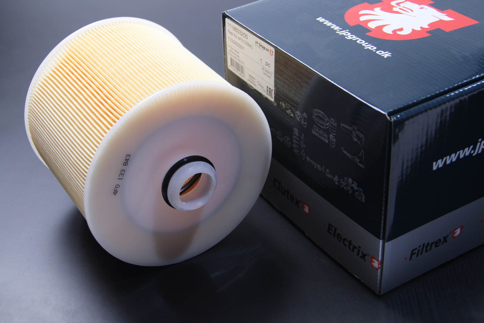 Повітряний фільтр A6 2.7/3.0TDI 04-, JP Group (1118603200) Повітряний фільтр A6 2.7/3.0TDI 04-, JP Group (1118603200)