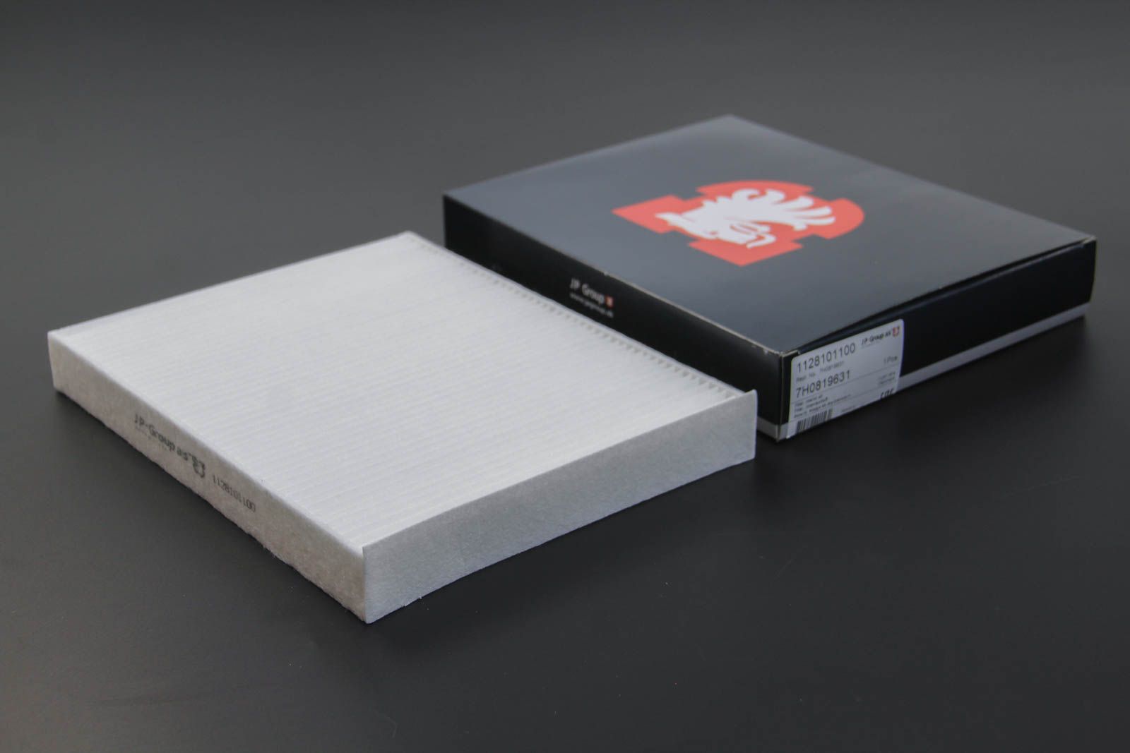 Фільтр салону для T5 03-/Audi Q7/Touareg/Cayenne 02-, JP Group (1128101100) Фільтр салону для T5 03-/Audi Q7/Touareg/Cayenne 02-, JP Group (1128101100)