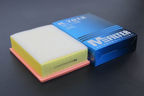 Повітряний фільтр 2.0 16 В Citroen C4/Peugeot 307 05-, Mfilter (K7012)