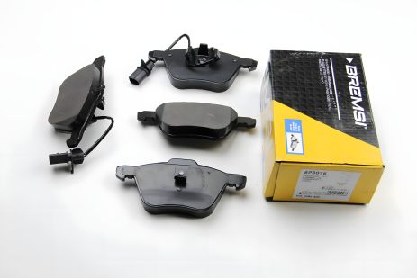 Передние тормозные колодки для T4 1.9/2.4/2.5 D/TDI до 03 (с датчиком), Bremsi (BP3076)