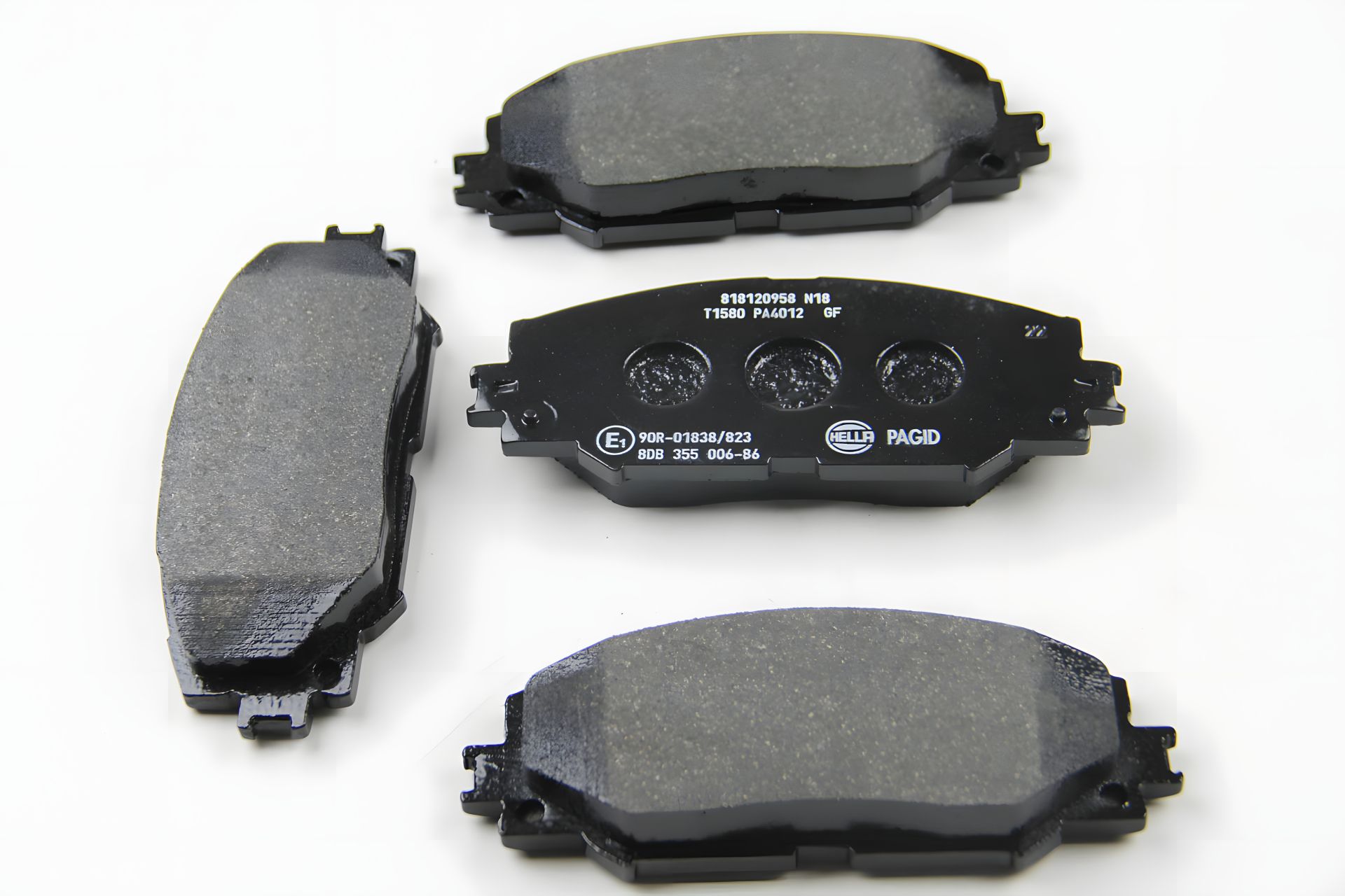 Передние тормозные колодки для Toyota RAV4 06-(139,1x56x17,5), HELLA PAGID (8DB355006861) Передние тормозные колодки для Toyota RAV4 06-(139,1x56x17,5), HELLA PAGID (8DB355006861)