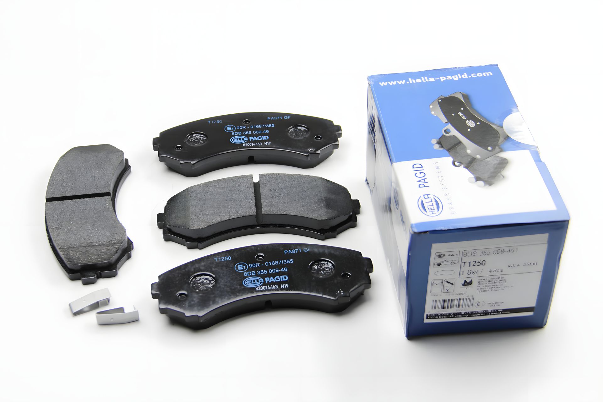 Тормозные колодки передние Mazda Mpv I Mitsubishi Grandis, Pajero 2.0D-4.5 12.90-, HELLA PAGID (8DB3 Тормозные колодки передние Mazda Mpv I Mitsubishi Grandis, Pajero 2.0D-4.5 12.90-, HELLA PAGID (8DB3