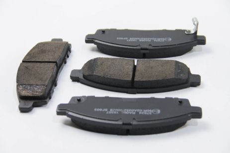 Передние тормозные колодки Mitsubishi L200 05-15 (37624) ABS Передние тормозные колодки Mitsubishi L200 05-15 (37624) ABS