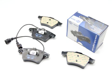 Тормозные передние колодки для VW Touareg 02-, HELLA PAGID (8DB355011621)