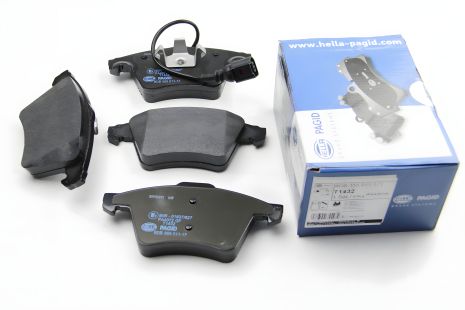Передние тормозные колодки Multivan V, VI и Transporter V, VI, HELLA PAGID (8DB355011171)