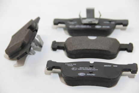 Передні гальма F20/F21/F30/F34/F31/F36 12-, Hella Pagid (8DB355019771)