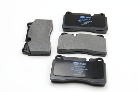 Передние тормозные колодки VW Touareg 02- (Brembo), HELLA PAGID (8DB355011851)
