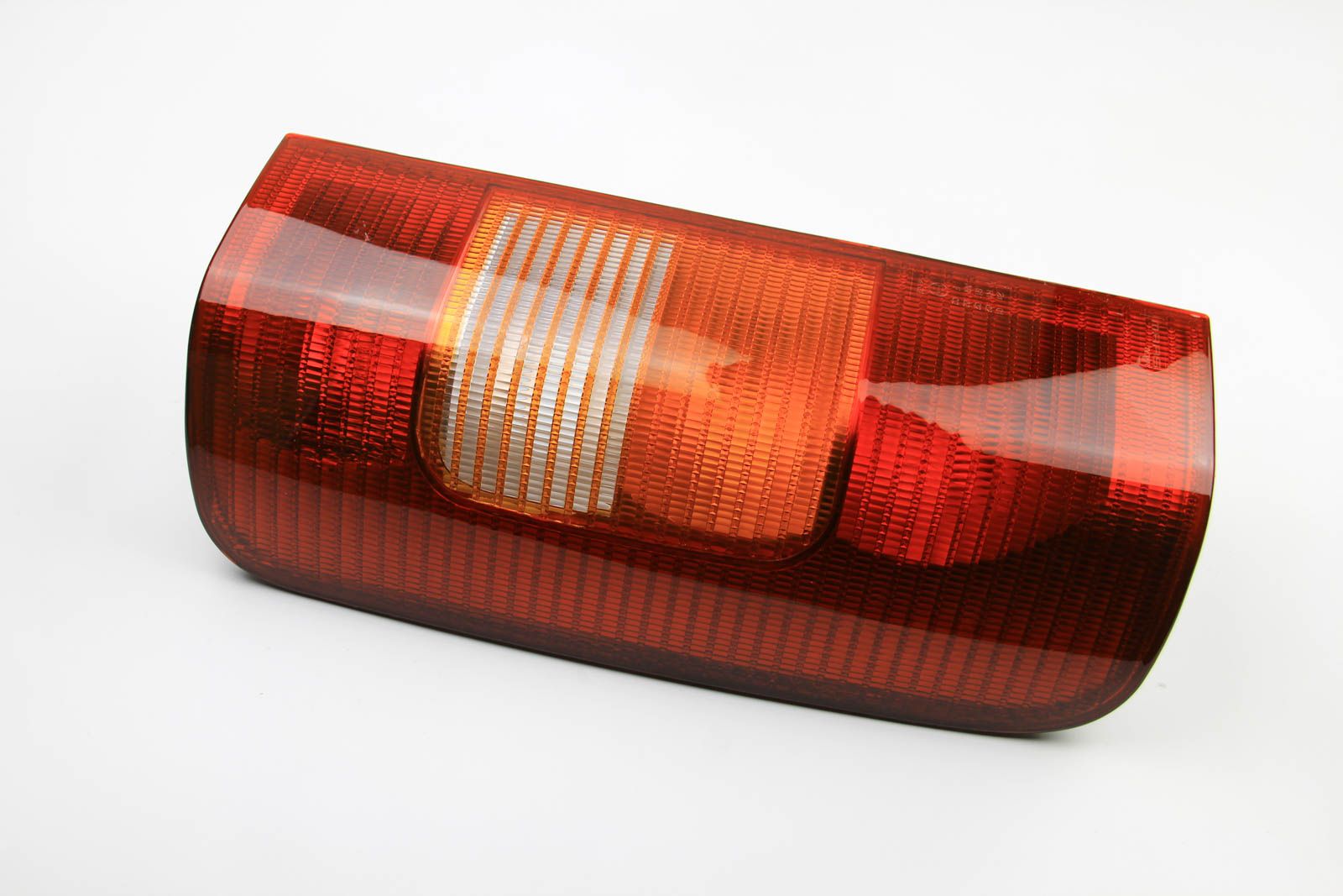 Фонарь задний VW LT 96-06 Пр., BSG (BSG90805006) Фонарь задний VW LT 96-06 Пр., BSG (BSG90805006)