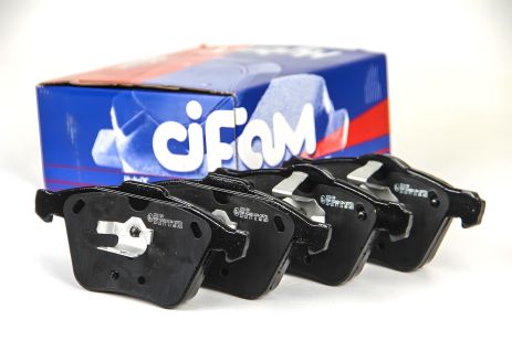 Передние тормозные колодки для S60/S80/V70/XC70/XC90 (98-14) от CIFAM (8225990) Передние тормозные колодки для S60/S80/V70/XC70/XC90 (98-14) от CIFAM (8225990)