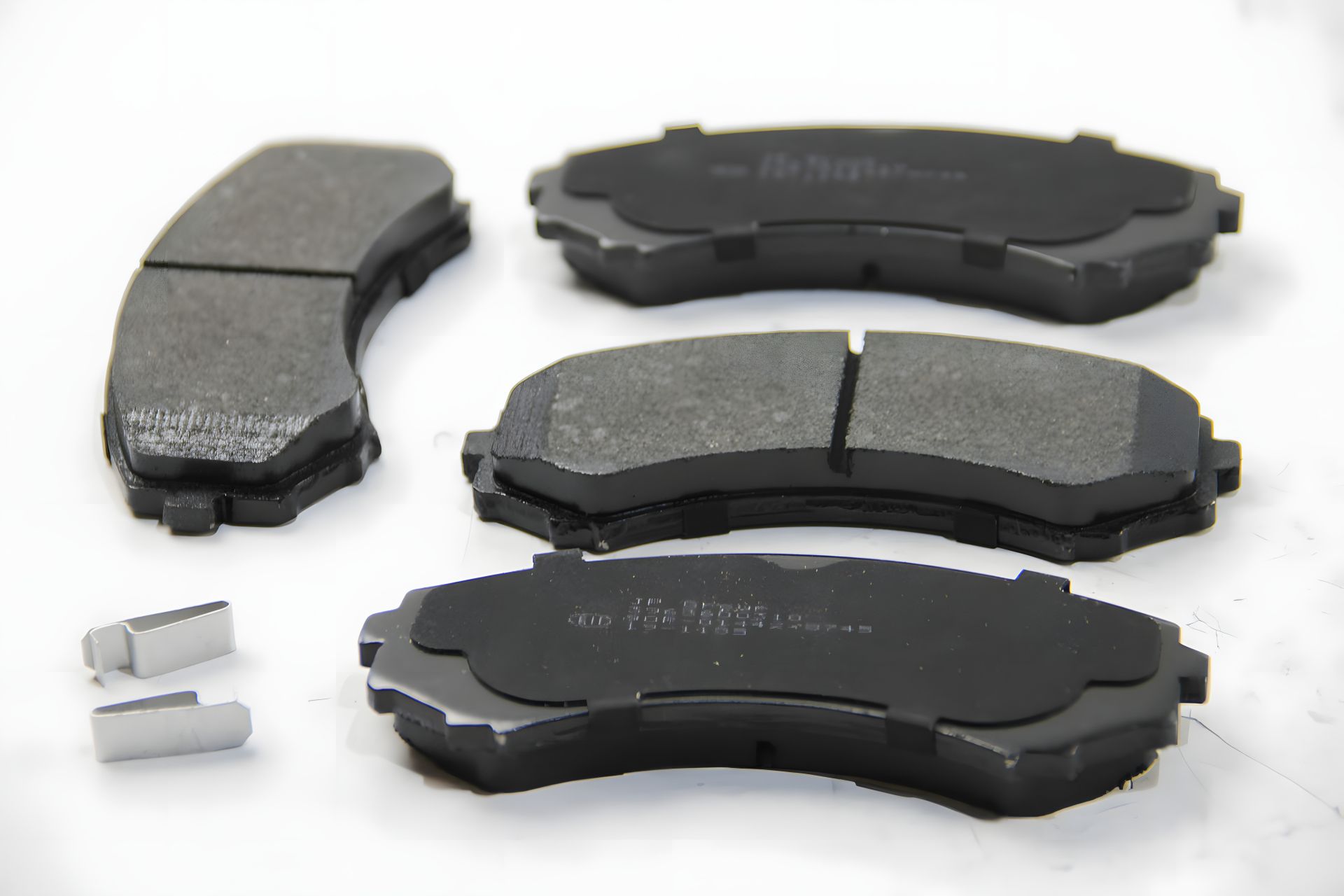 Тормозные колодки передние для Mitsubishi Grandis 2004-2011 и Pajero 1990- (Sumitomo), JP Group (3963600310) Тормозные колодки передние для Mitsubishi Grandis 2004-2011 и Pajero 1990- (Sumitomo), JP Group (3963600310)